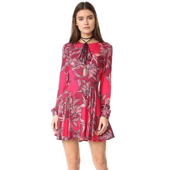 MinkPink NWT Floral Red & Pink Femme Fatale Fit & Flare Boho Hippy Dress L - Picture 1 of 14